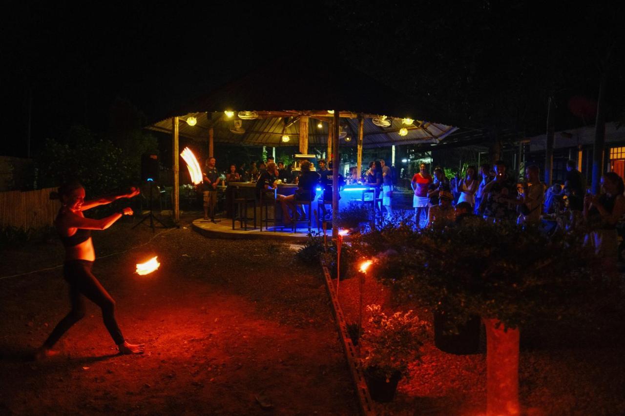 Escape Divers - Jungle Hostel And Dive Centre Ko Tao Luaran gambar